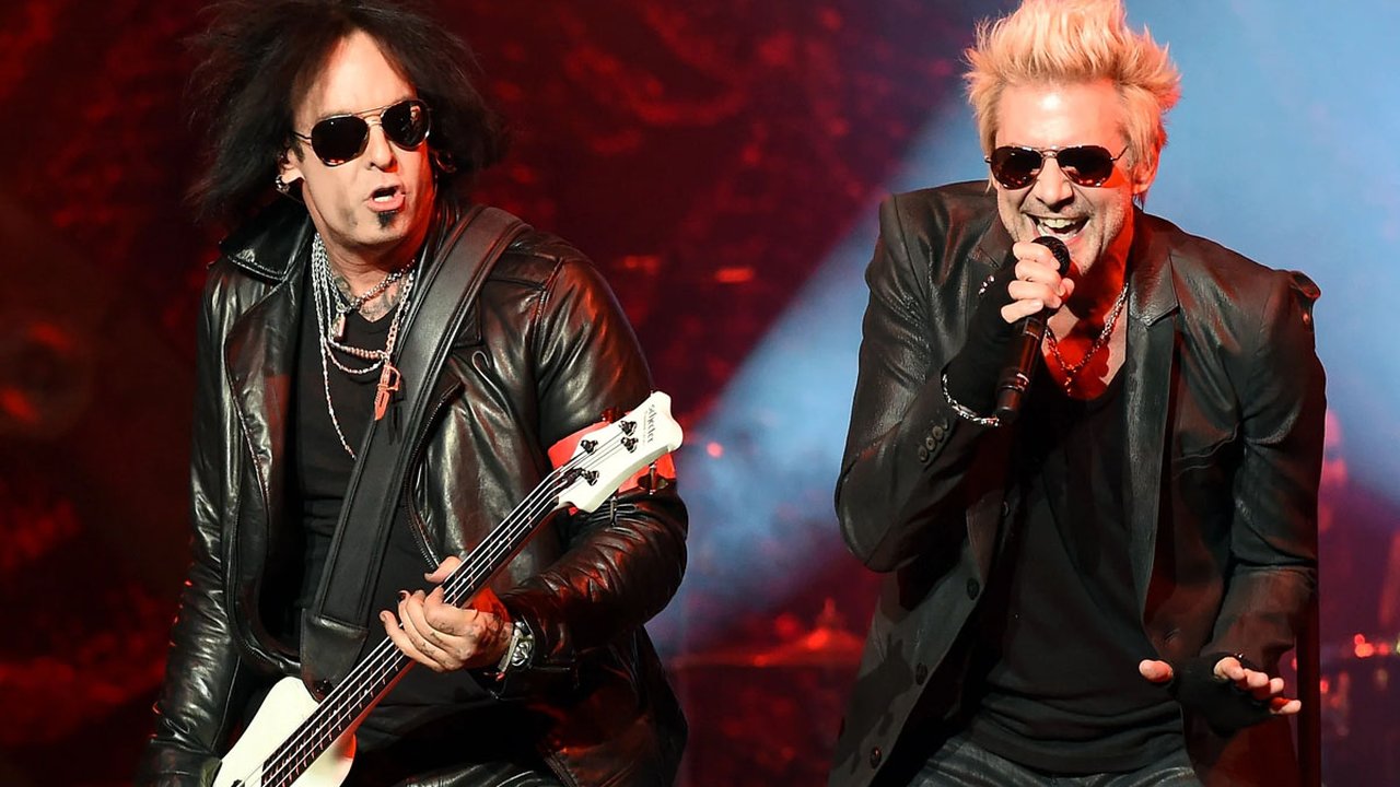 Nikki Sixx y James Michael en vivo con SIXX:A.M.