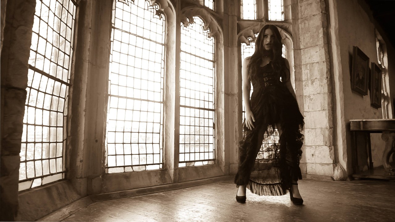 Victoria Knight, vocalista de Victoria K