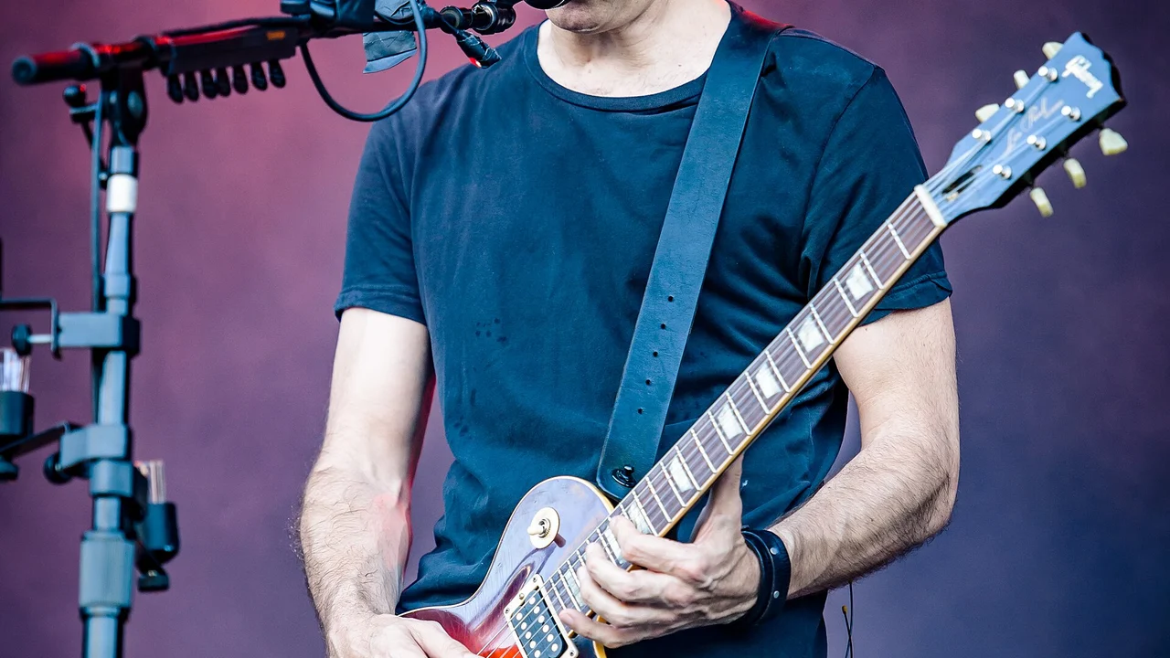 Billy Howerdel, guitarrista de A Perfect Circle, en vivo