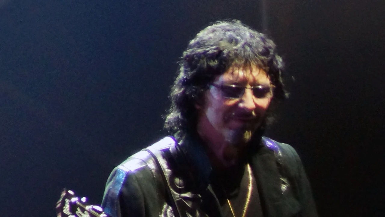 Tony Iommi tocando en vivo en Lollapalooza 2012