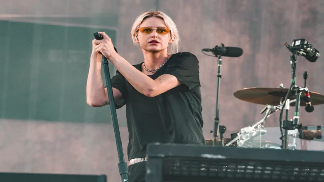 Emily Armstrong en vivo con Linkin Park durante la gira de 2025