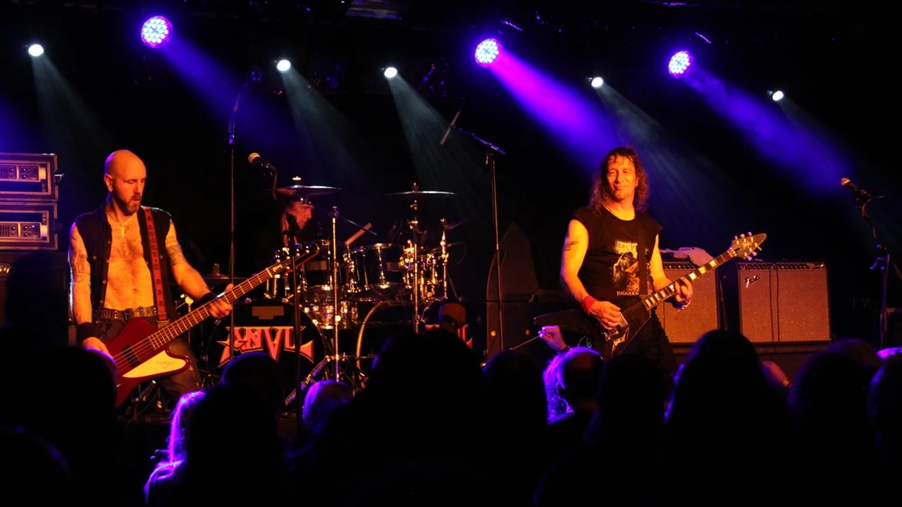 Anvil en vivo; la banda canadiense había reclamado depósitos impagos días antes de la cancelación