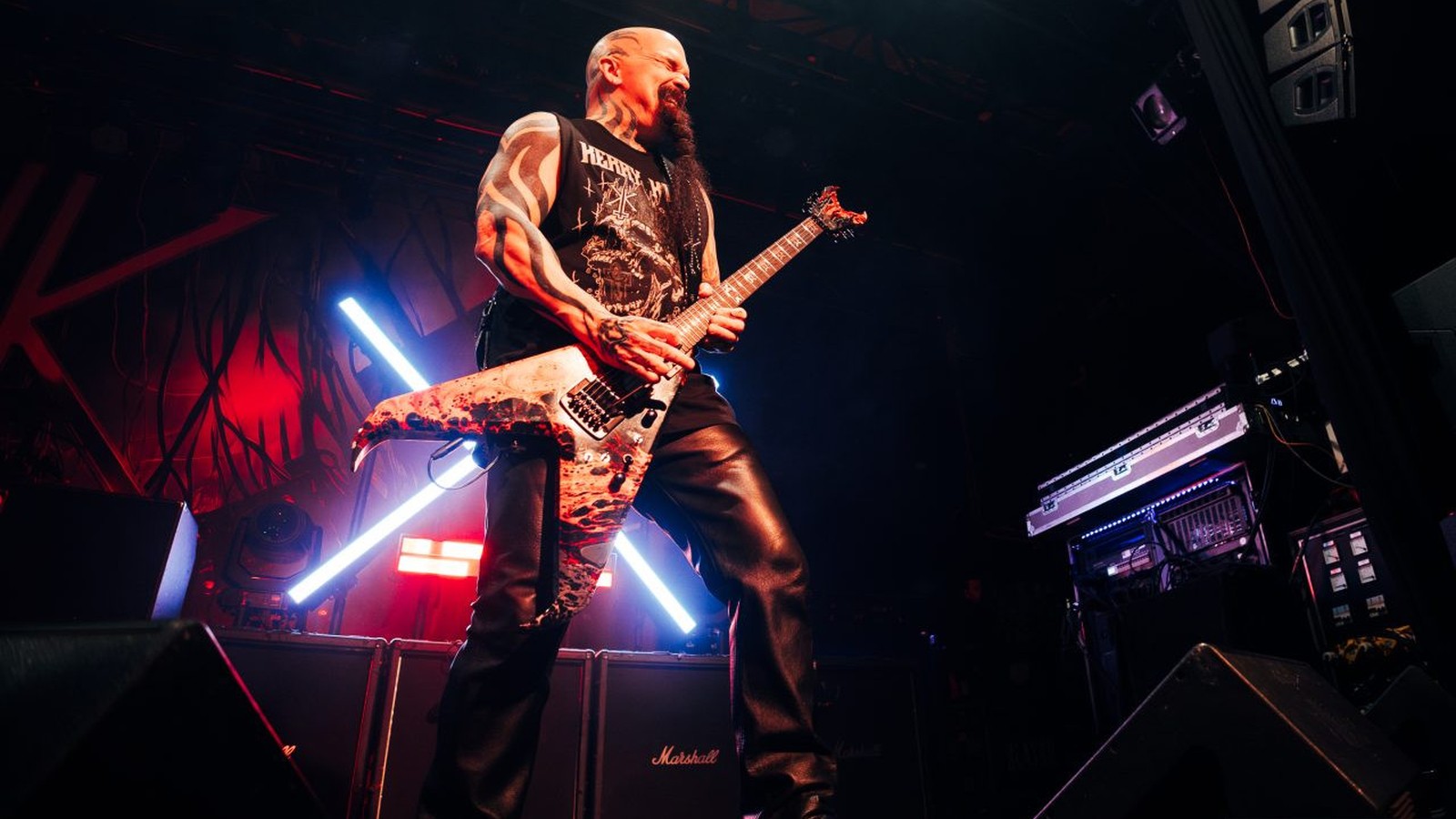 Kerry King en vivo con su guitarra