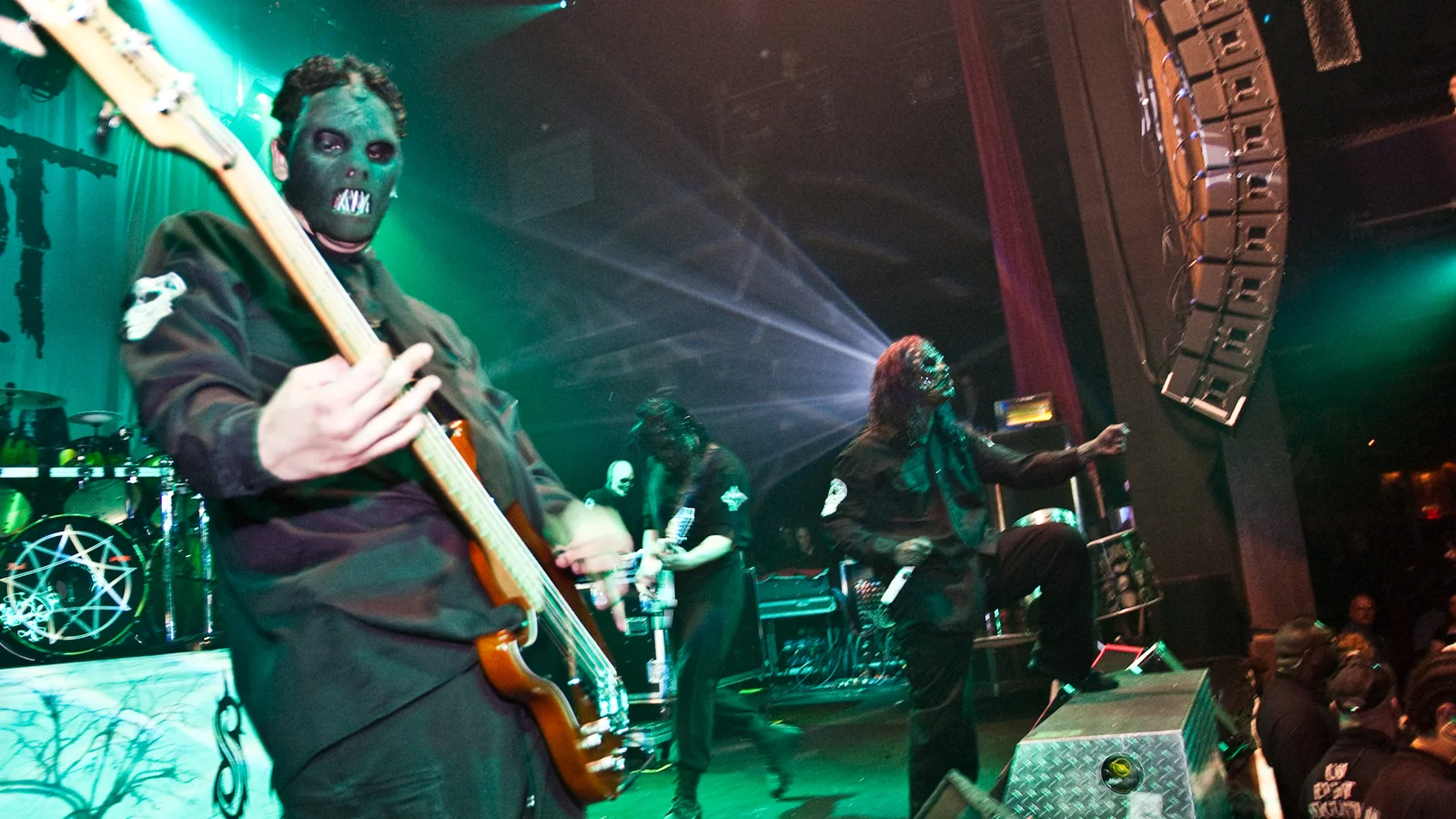 Slipknot tocando en vivo en 2005