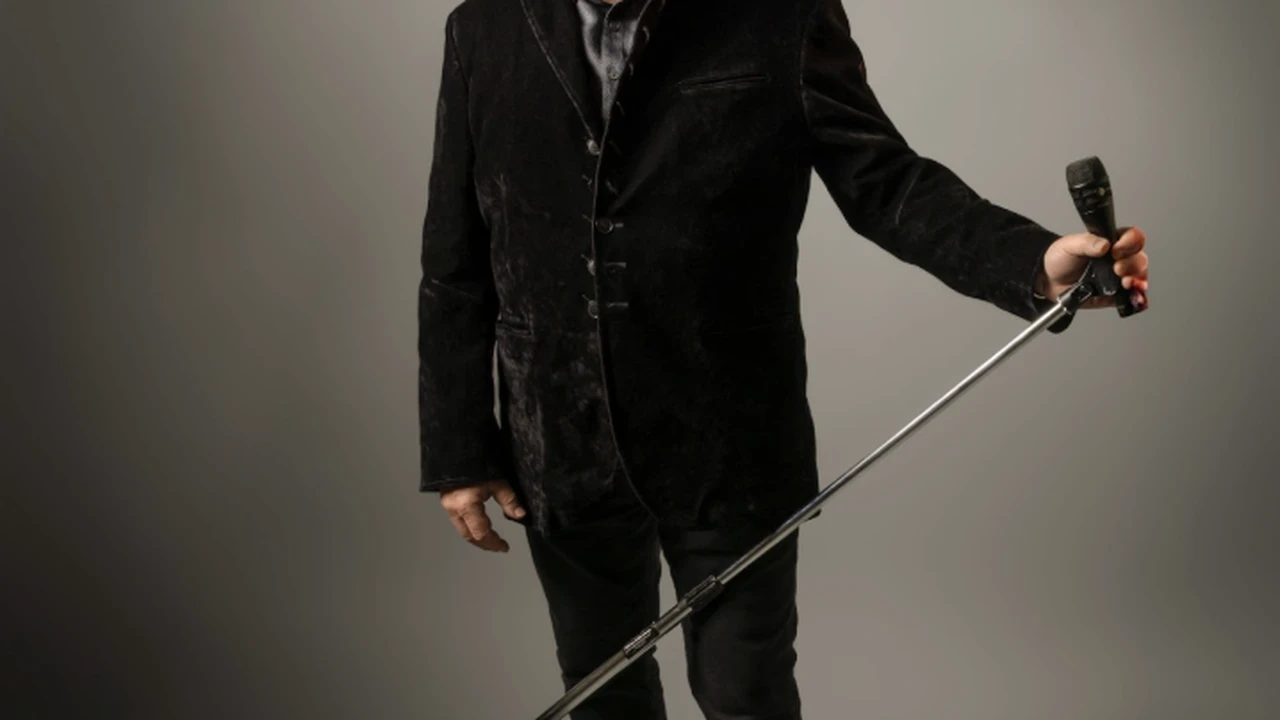 Lou Gramm, cantante de Foreigner, en sesión de fotos de prensa de 2026