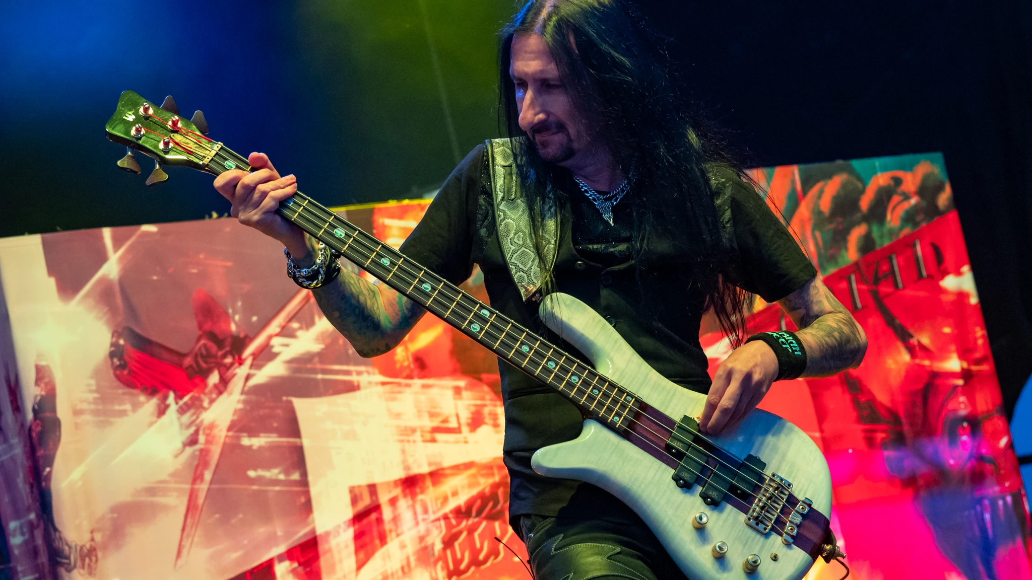Davey Rimmer en vivo con Uriah Heep
